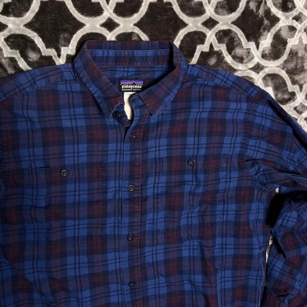 Patagonia Button Up Shirt Men's Small Blue Purple Plaid Outdoors Organic Cotton